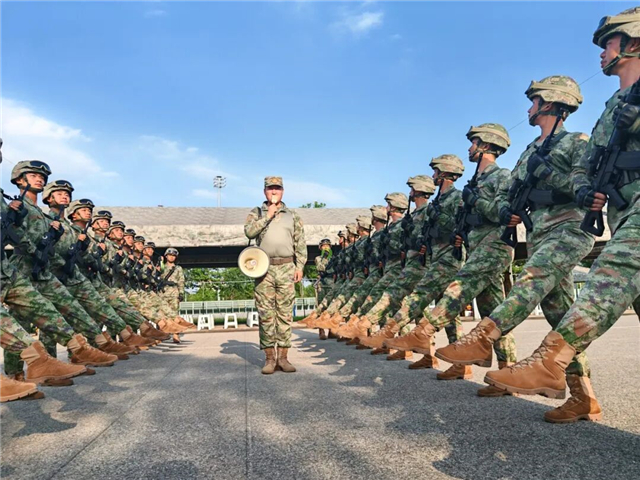 九三阅兵中的威海公安身影