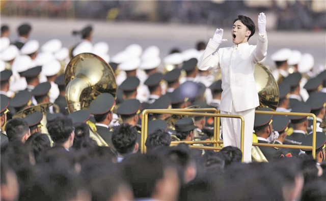 近3000套“定制版”合唱服在威海这样制成