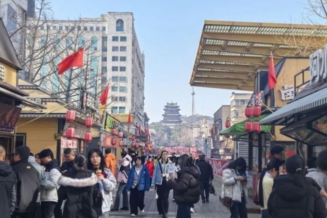 2026新春走基层丨威海：车水马龙庆新春 马力全开消费火