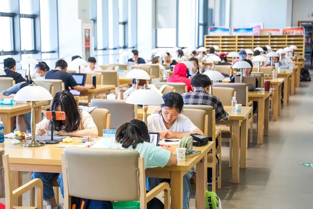 威海与北大共建“全民阅读研究与推广基地”丨千里山海·书香威海