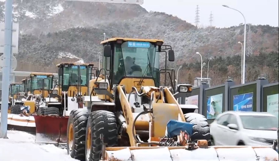 即下即清！威海“清雪大军”雪中奋战
